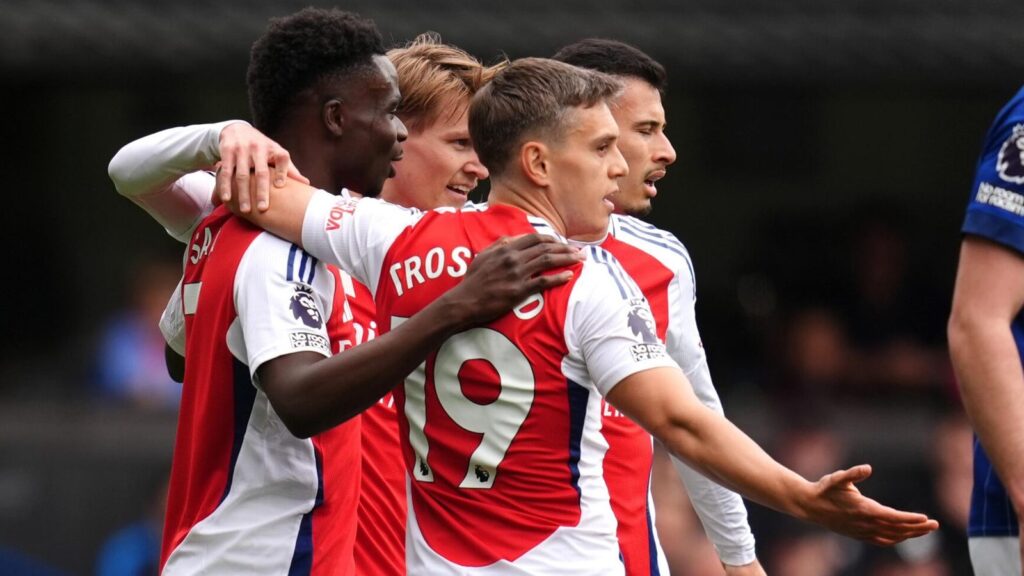 Arsenal’s front four shine while Man United forward Rasmus Hojlund struggles again – Premier League hits and misses | Football News