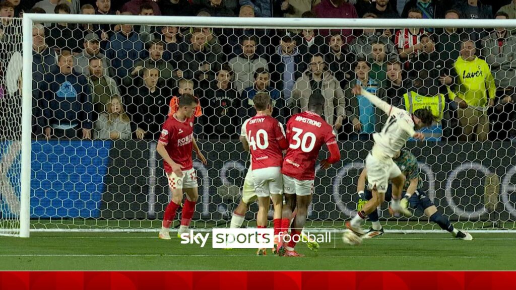 'Look at that for improvisation!' | O'Hare's brilliant flick puts Blades 3-0 up!