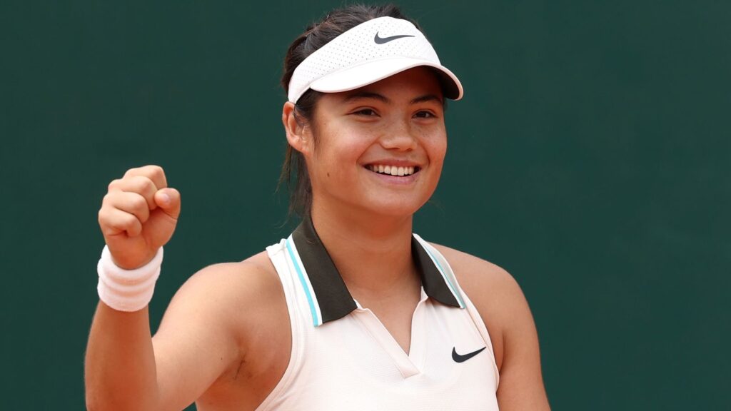 Emma Raducanu: British star checked by French Open doctor but battles through to set up blockbuster with Iga Swiatek | Tennis News