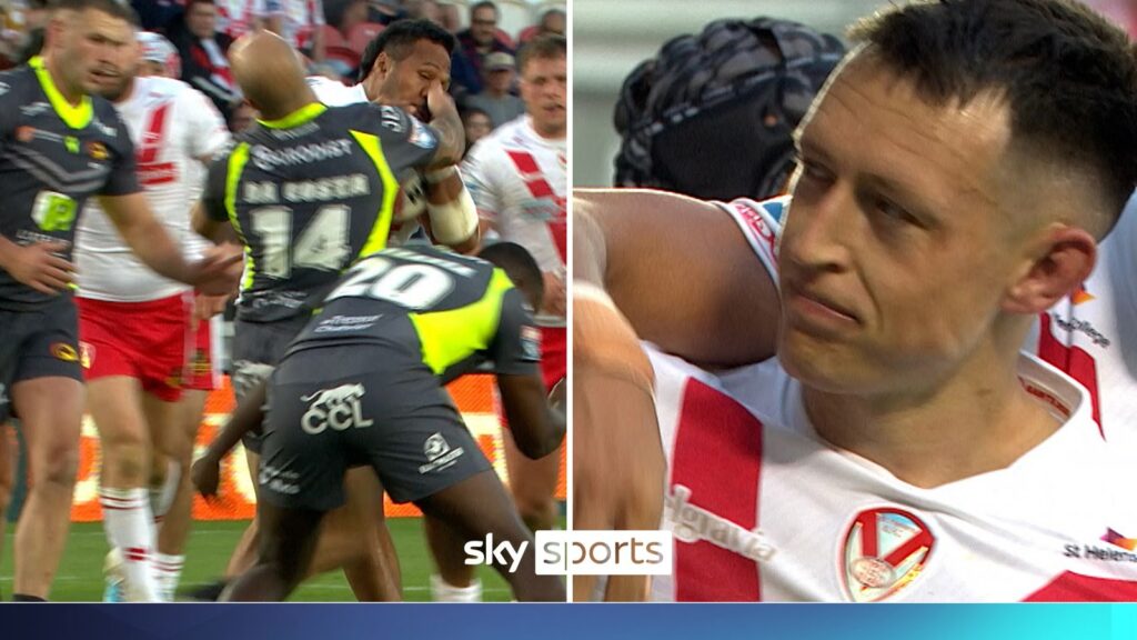 HUGE hit from Paasi leads to St Helens' third try!