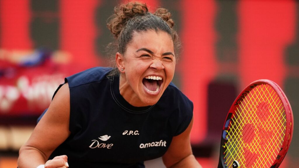 Italian Open final: Jasmine Paolini delights home crowd with title victory over Coco Gauff in Rome | Tennis News