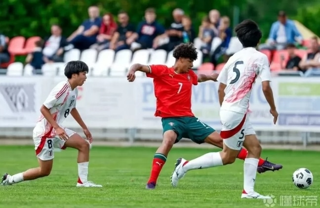 Cristiano Ronaldo Celebrates Son After Making Portugal Debut