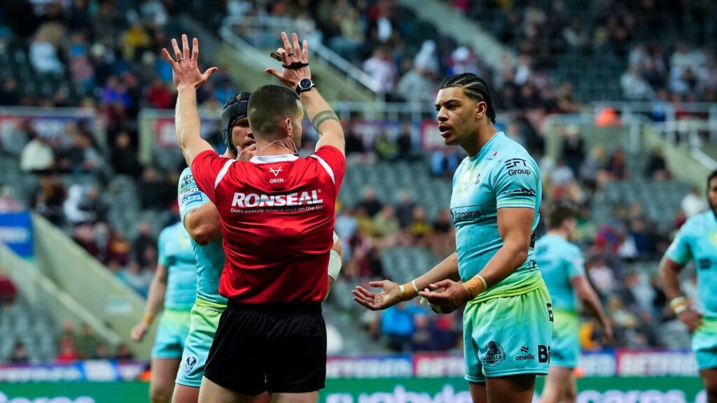 Super League refereeing explainer: Head of RFL officials Phil Bentham on uptick in cards, Captain’s Challenge, and more | Rugby League News