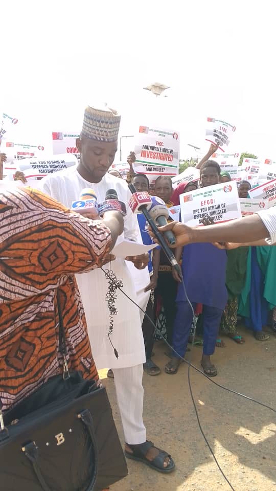 Photos Of APC Youths Who Stormed EFCC Headquarters To Demand Probe Of Defence Minister Matawalle Over Alleged N70billion Fraud