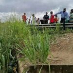 Commotion As Woman Rescued From Committing Su!cide In Aba River